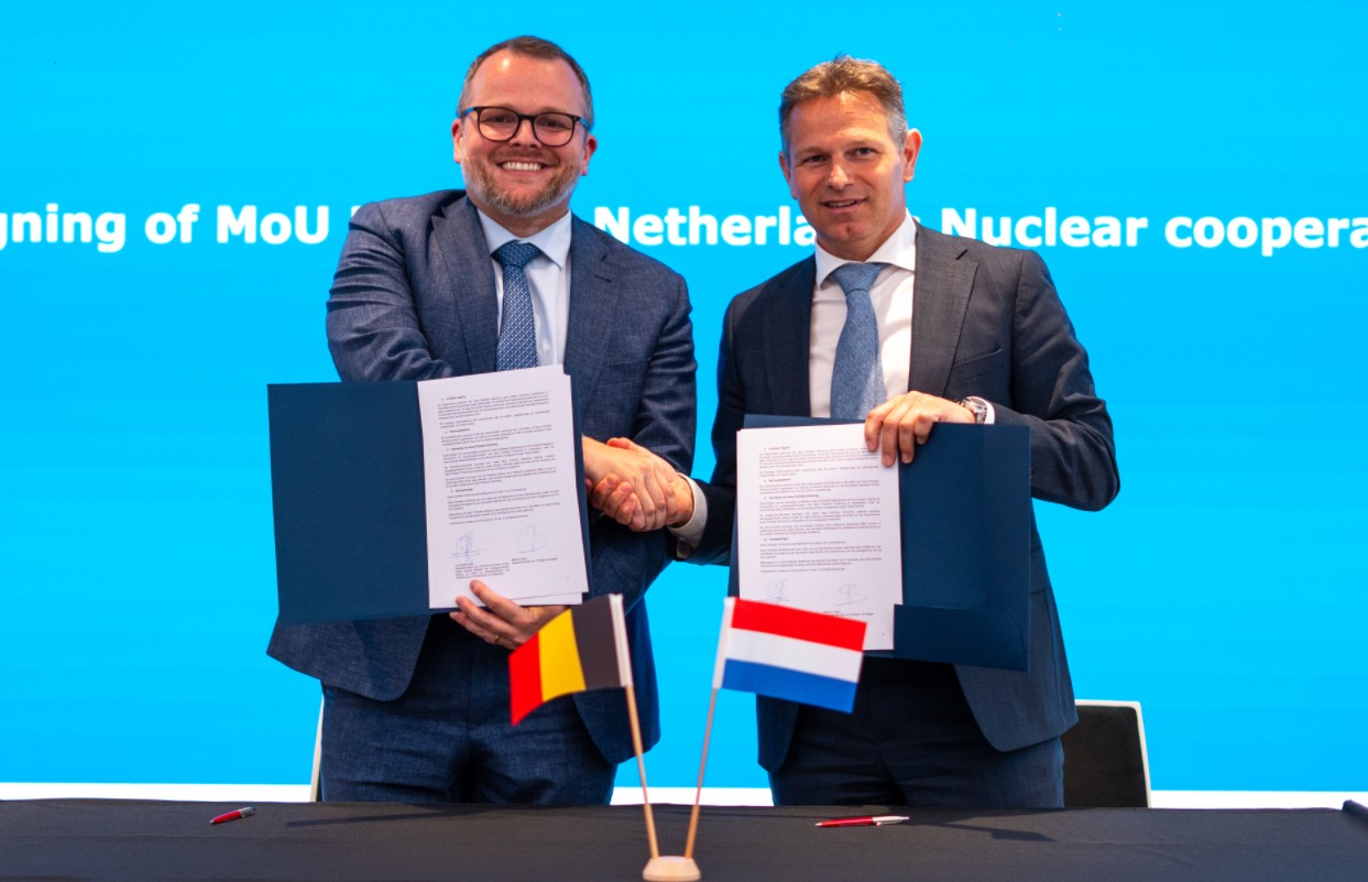 Links: Belgisch federaal minister van Energie, Mathieu Bihet rechts: Staatssecretaris van Klimaat en Groene Groei, Jo-Annes de Bat 